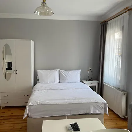 Ozcans Sururi Pera Flats 8 דירה *